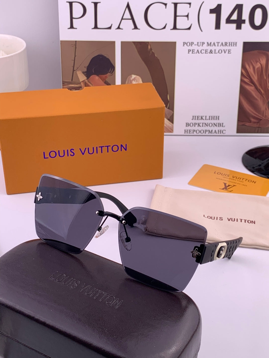 Louis Vuitton L8972 Square Gold Lens Sunglasses for Men & Women - 997362 - detail image 2
