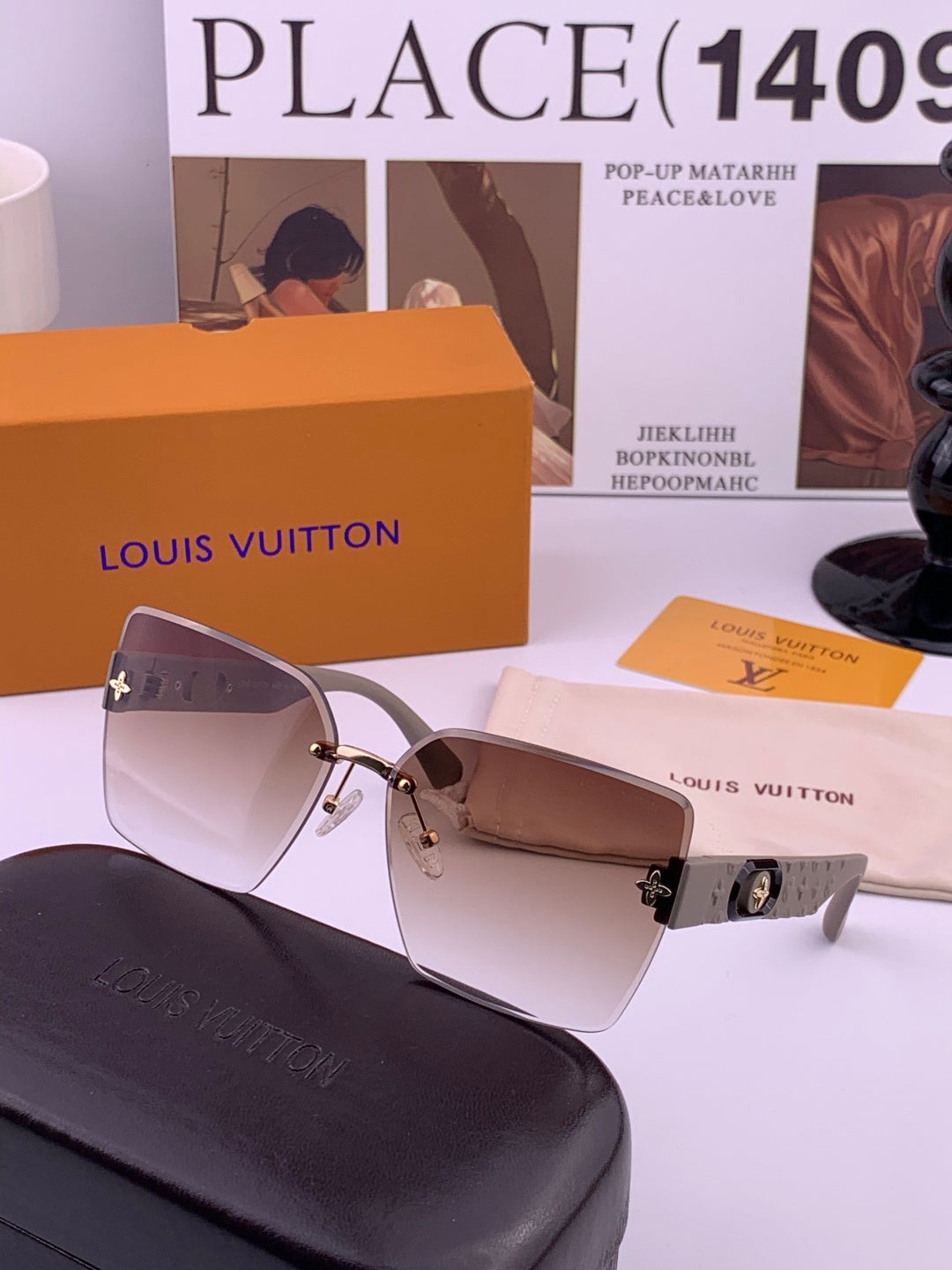 Louis Vuitton L8972 Square Gold Lens Sunglasses for Men & Women - 997362