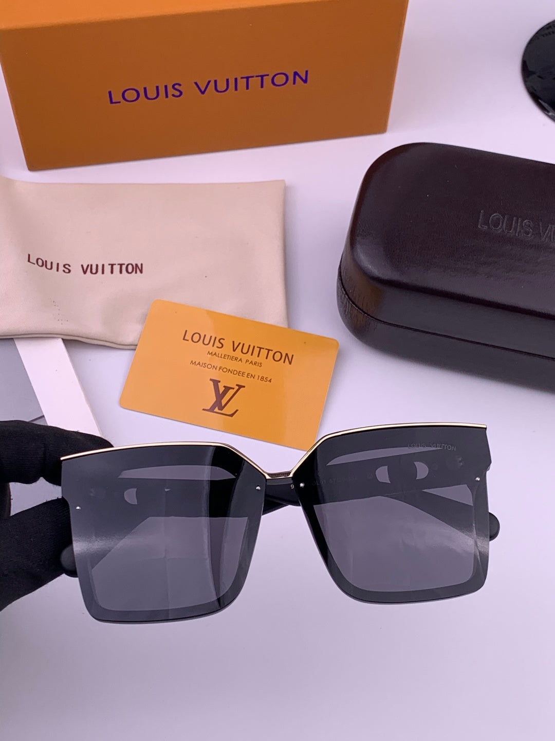 Louis Vuitton Fashion Pink Lens Sunglasses for Men & Women