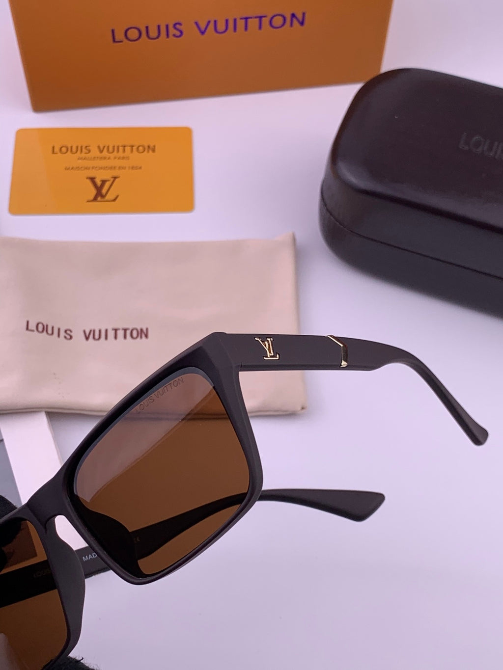 Louis Vuitton Fashion Gold Lens Sunglasses for Men & Women - 997364 - detail image 5