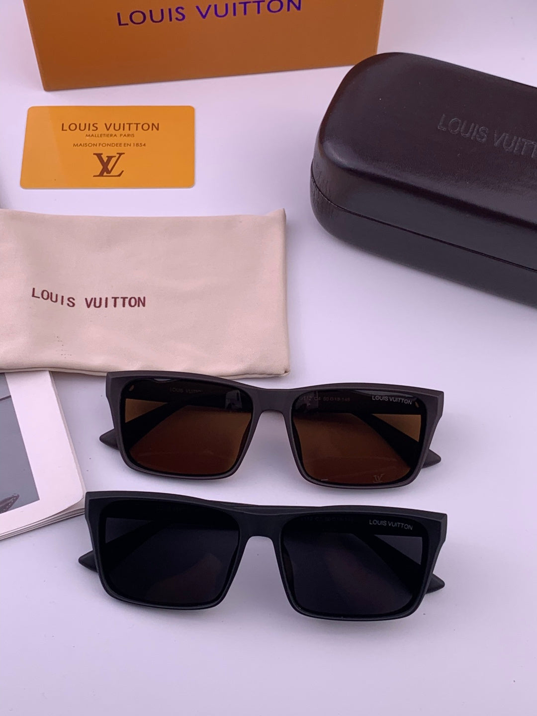 Louis Vuitton Fashion Gold Lens Sunglasses for Men & Women - 997364 - detail image 7