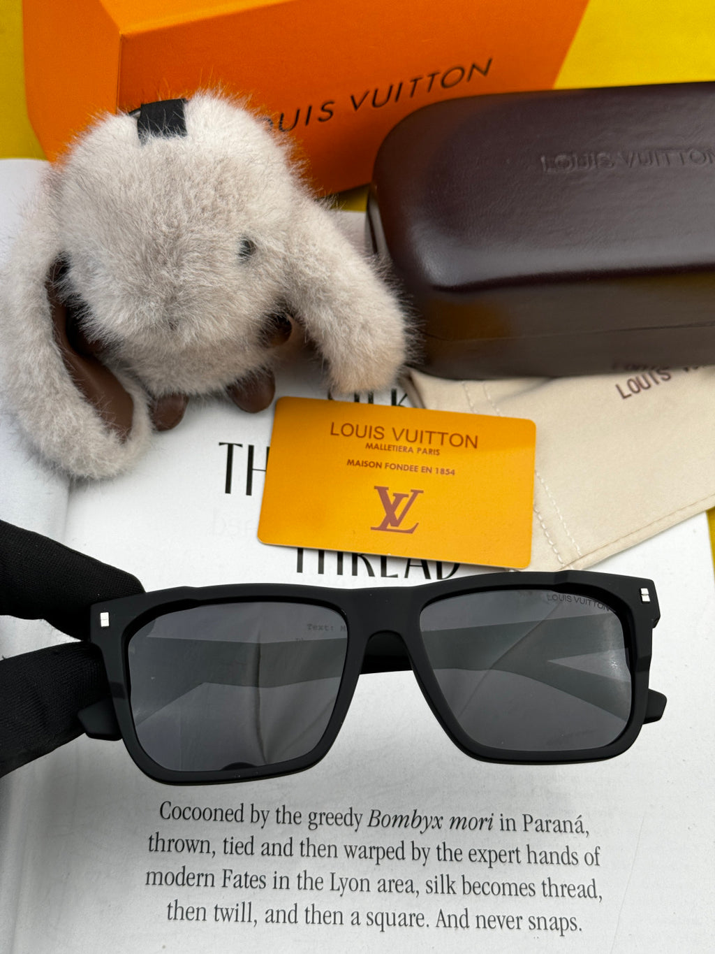 Louis Vuitton L8510 Square Gold Lens Sunglasses for Men & Women - 997360