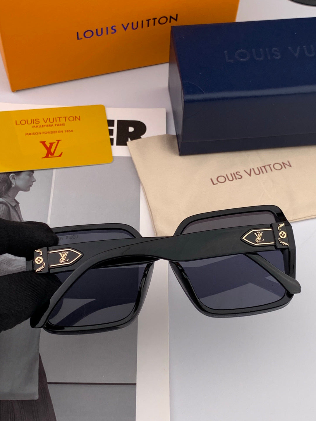 Louis Vuitton L3230 Square Brown Lens Sunglasses for Men & Women - 997449 - detail image 6
