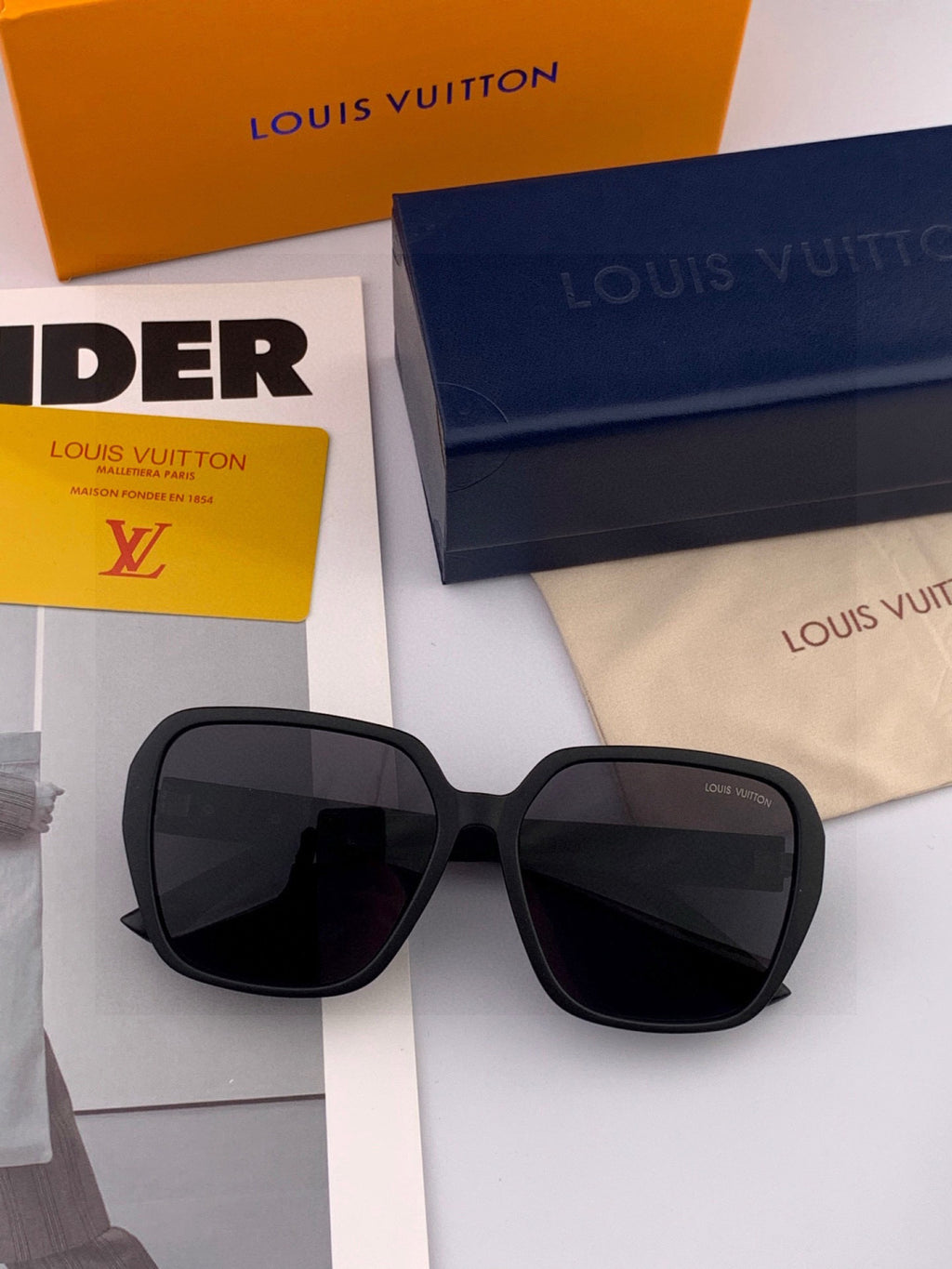 Louis Vuitton L3305 Square Black Lens Sunglasses for Men & Women - 997450 - detail image 2