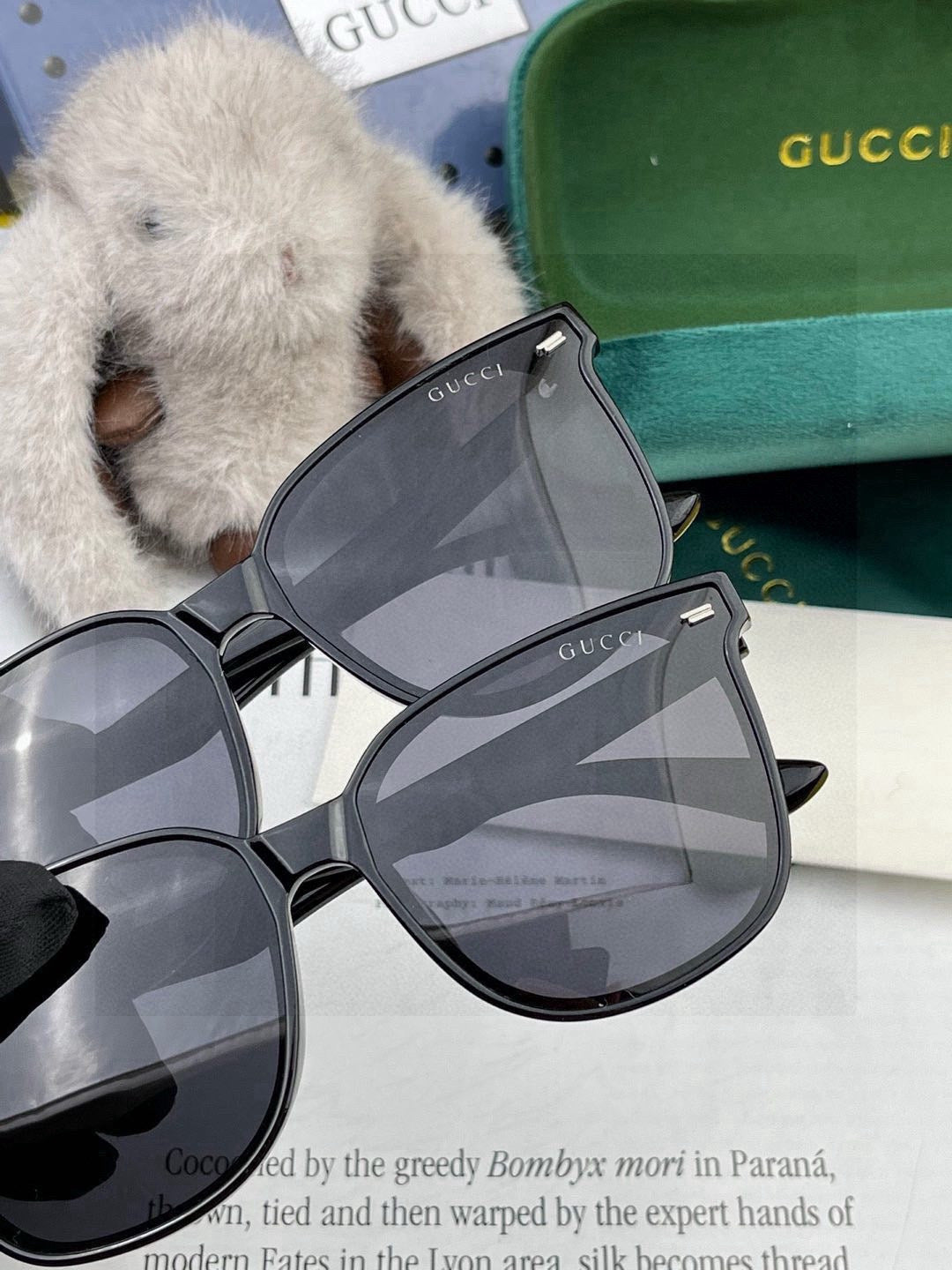 Gucci G92026 Square Red Lens Sunglasses for Men & Women - detail image 4