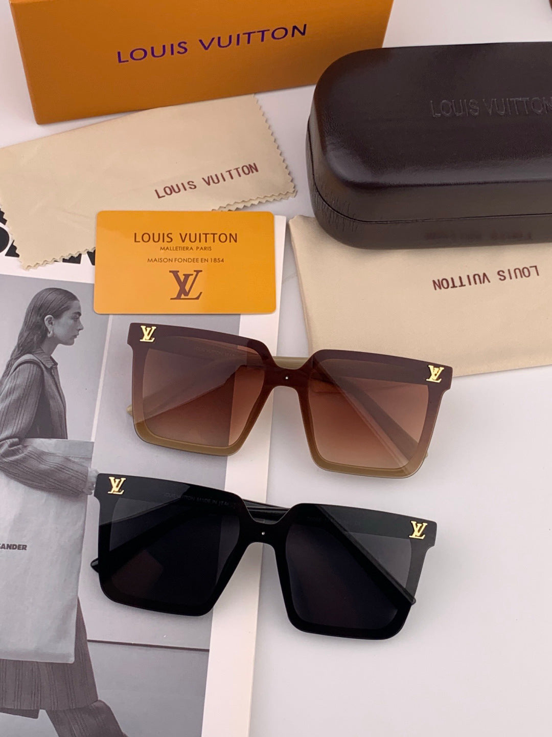 Gucci G14900 Polarized Square Black Lens Sunglasses for Men & Women - detail image 5