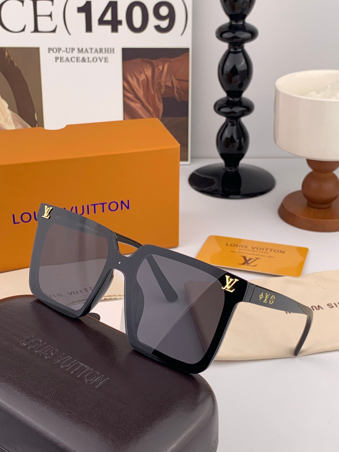 Gucci G14900 Polarized Square Black Lens Sunglasses for Men & Women - detail image 2