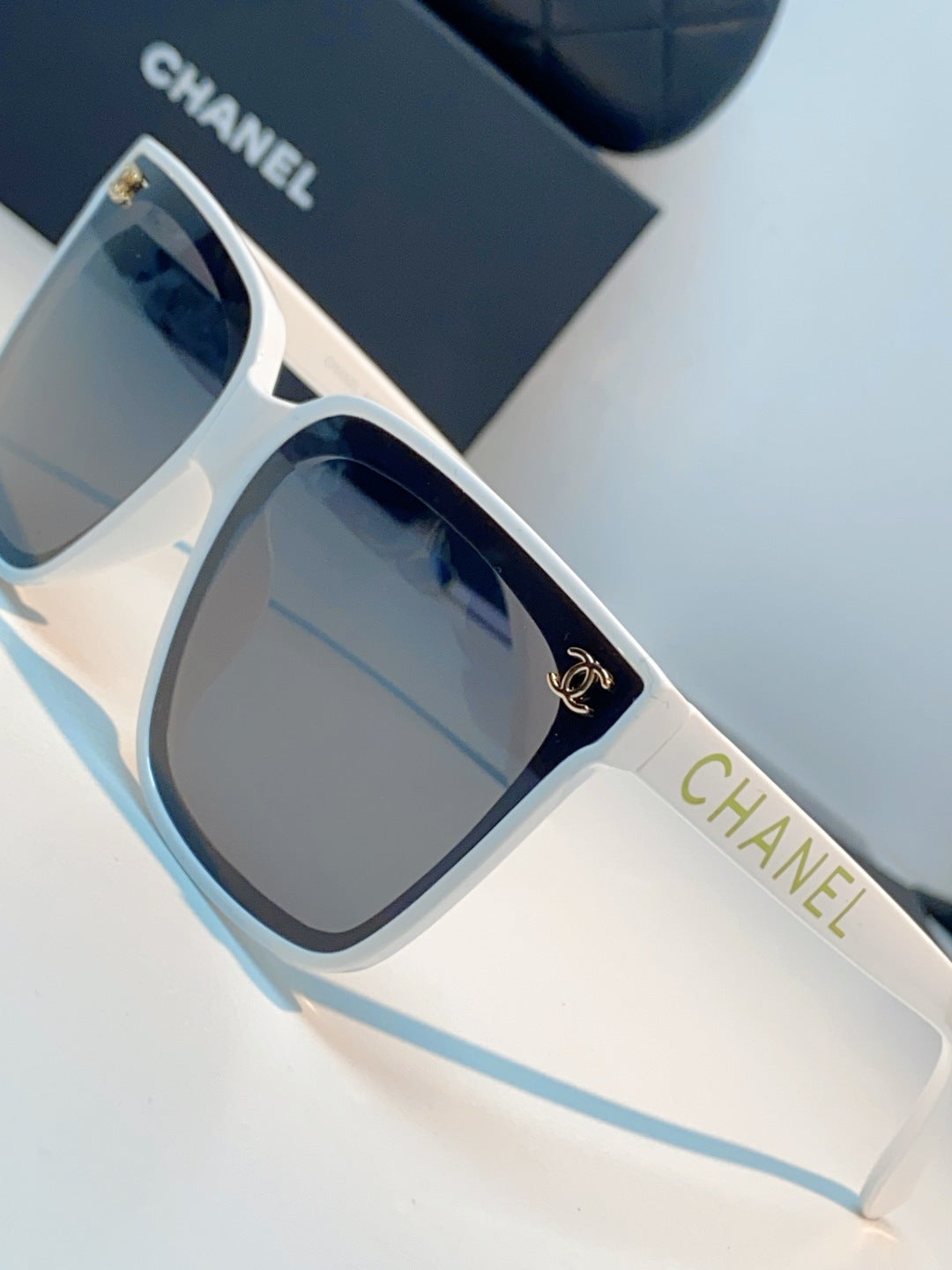 Chanel Polarized Oversized Gray Lens Sunglasses for Men & Women - 997743 - detail image 7