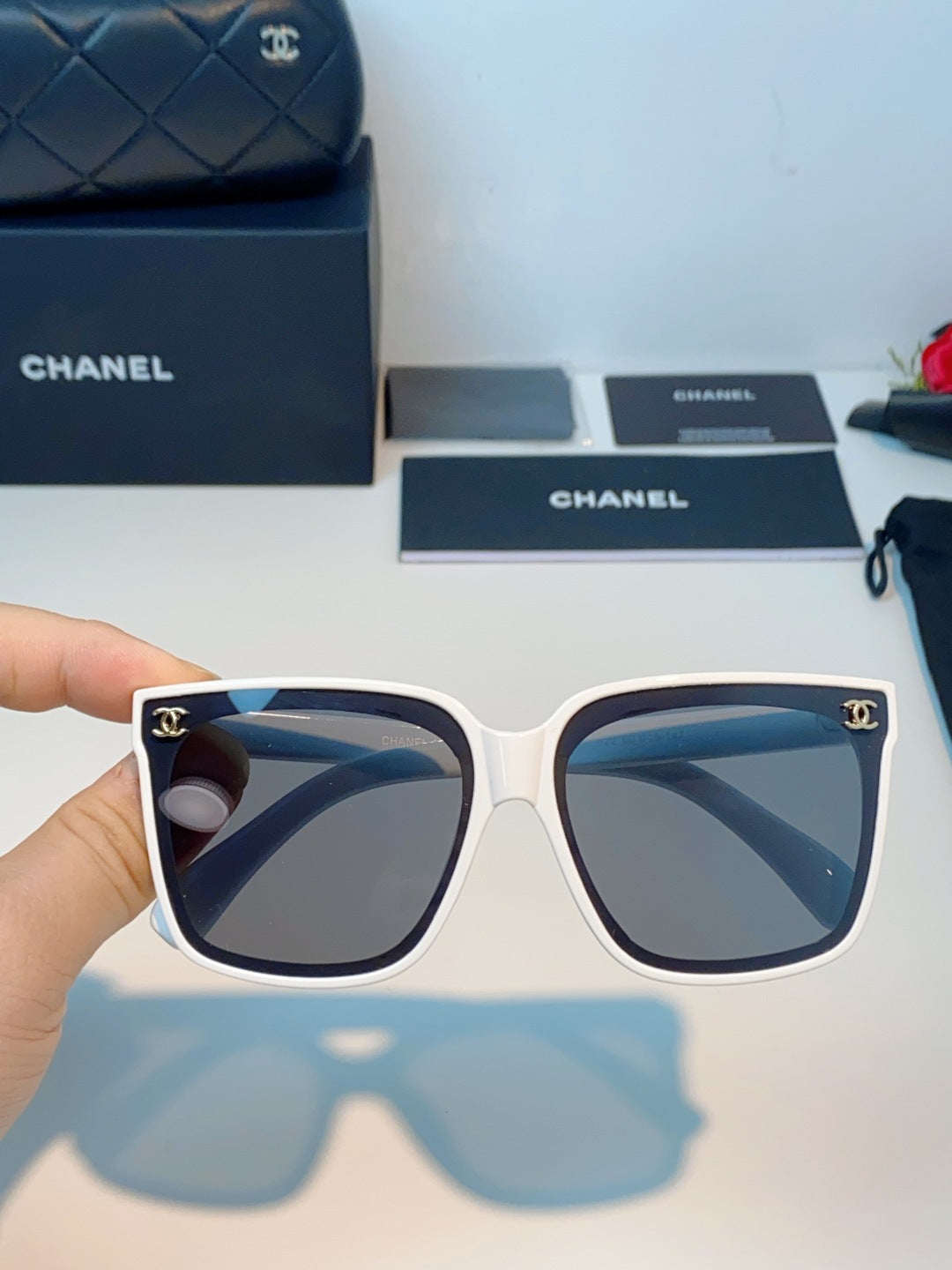 Chanel Polarized Oversized Gray Lens Sunglasses for Men & Women - 997743 - detail image 4