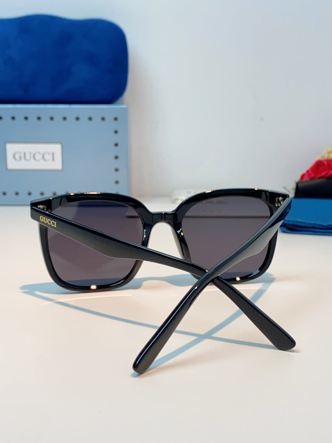 Gucci Fashion Black Lens Sunglasses for Men & Women - detail image 3