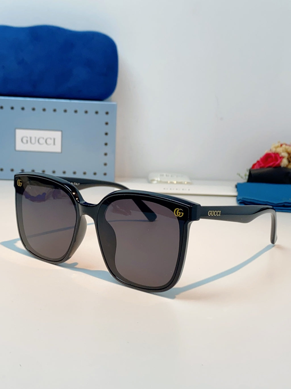 Gucci Fashion Black Lens Sunglasses for Men & Women - 997544