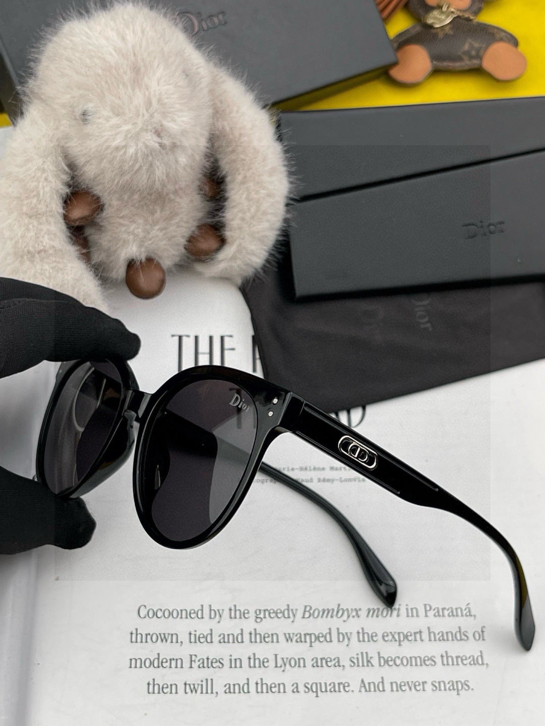Dior CD5106 Polarized Square Gold Lens Sunglasses for Women - detail image 3