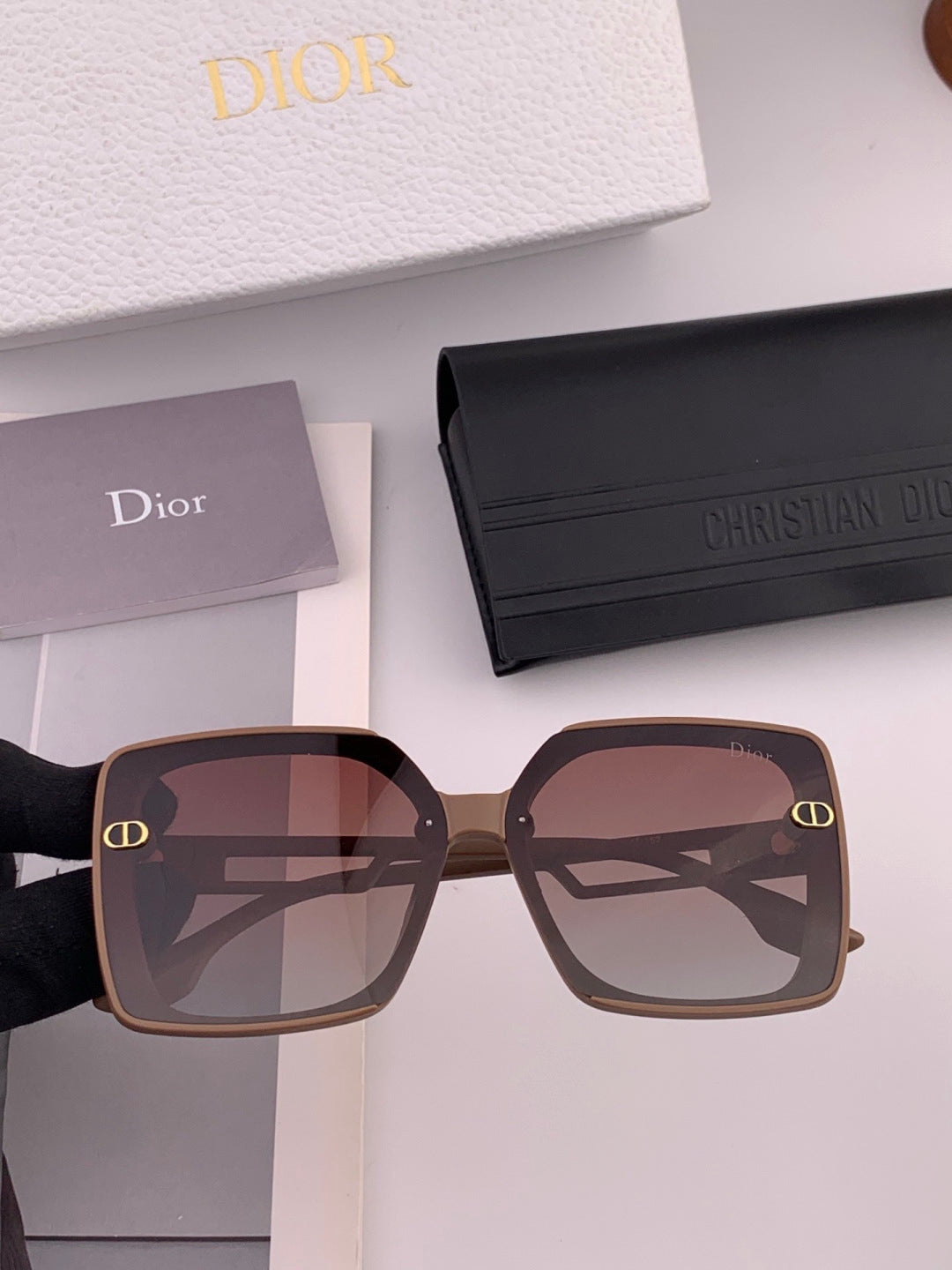 Dior CD3227 Polarized Square Red Lens Sunglasses for Women - detail image 2
