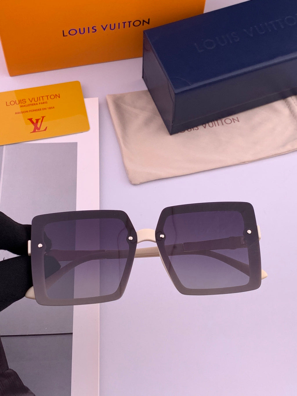 Louis Vuitton L2711 Polarized Square Red Lens Sunglasses for Men & Wo - 997440 - detail image 3