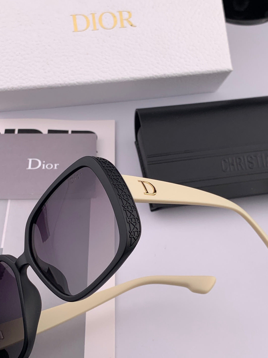 Dior D7277 Polarized Square Black Lens Sunglasses for Men & Women - detail image 2