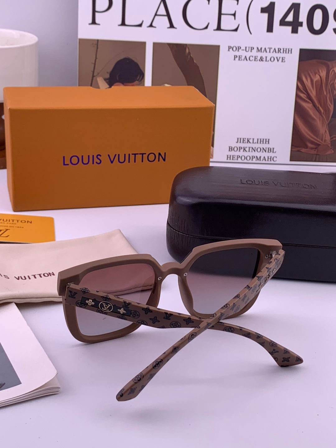 Louis Vuitton L1132 Square Gold Lens Sunglasses for Women - 997444 - detail image 5