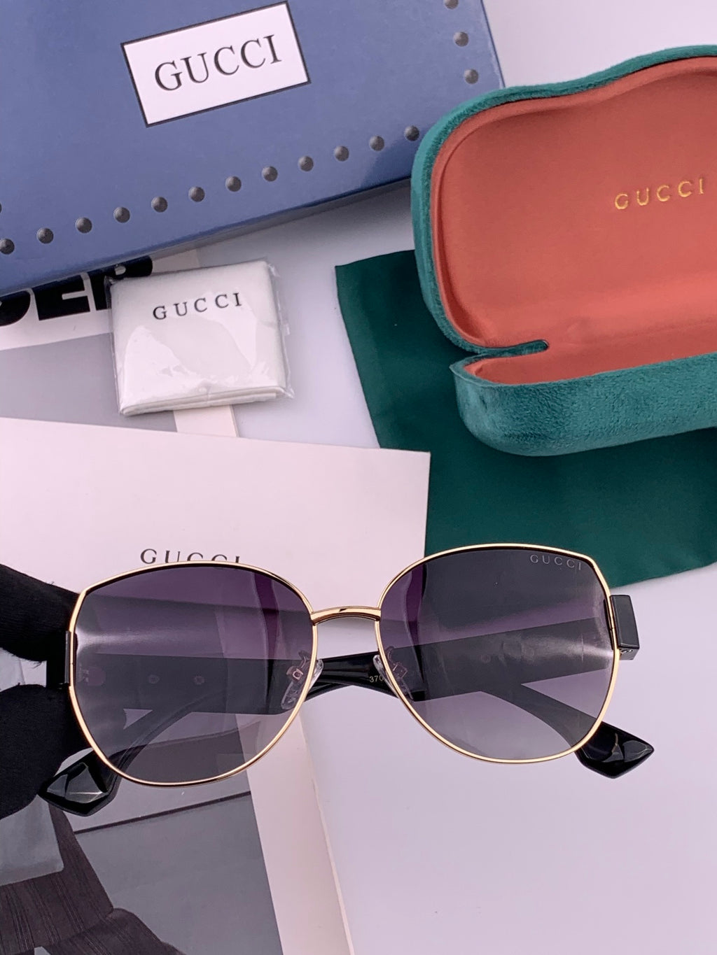 Gucci G22201 Metal Square Gold Lens Sunglasses for Men & Women - detail image 2