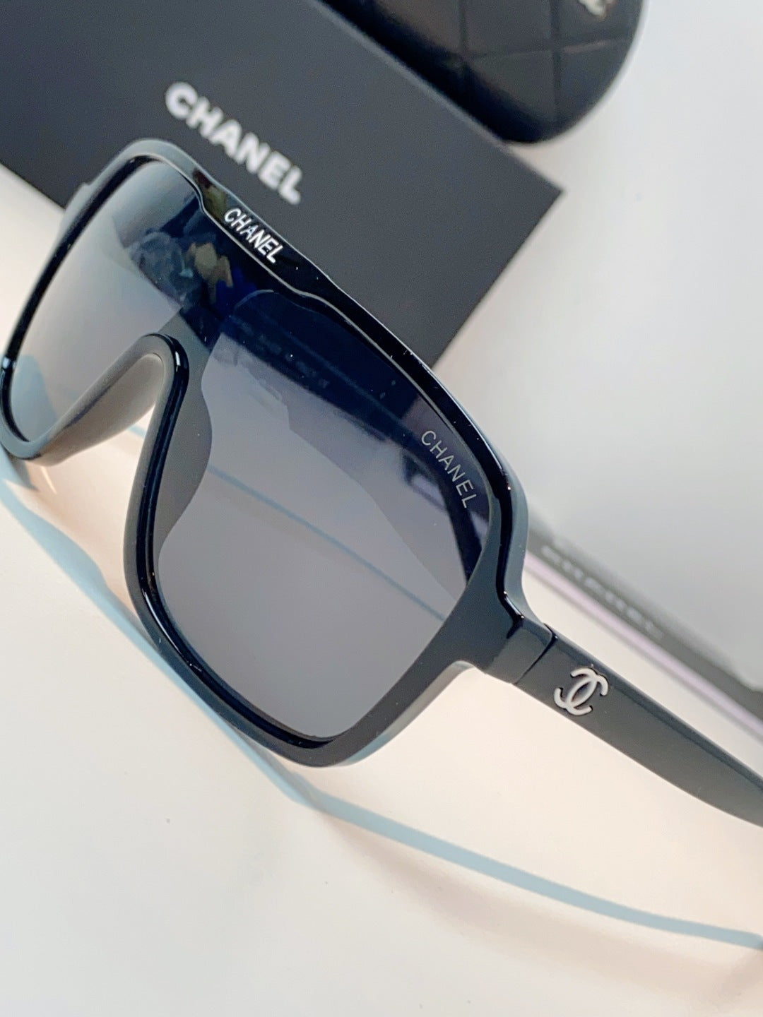 Chanel CH9158 Oversized Gray Lens Sunglasses for Men & Women - detail image 7