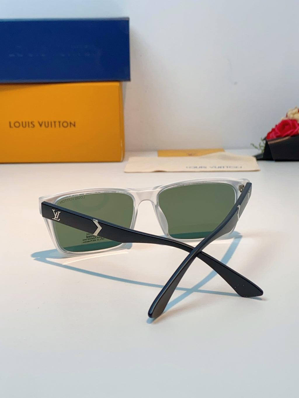 Louis Vuitton Square Black Lens Sunglasses for Men - 132177 - detail image 3