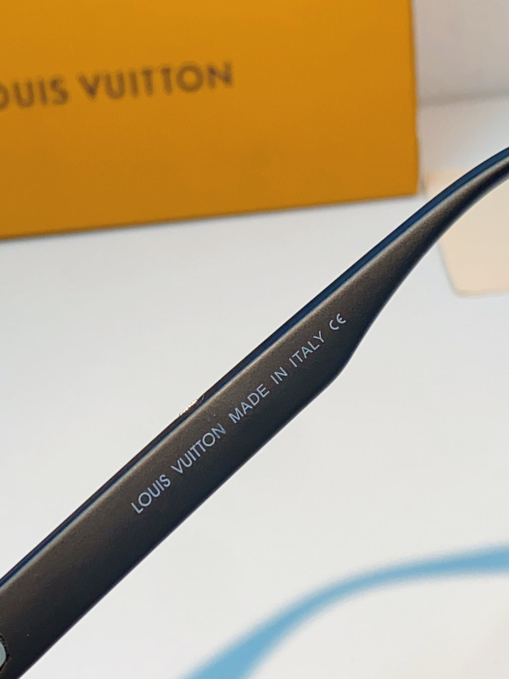 Louis Vuitton Square Black Lens Sunglasses for Men - 132177 - detail image 8