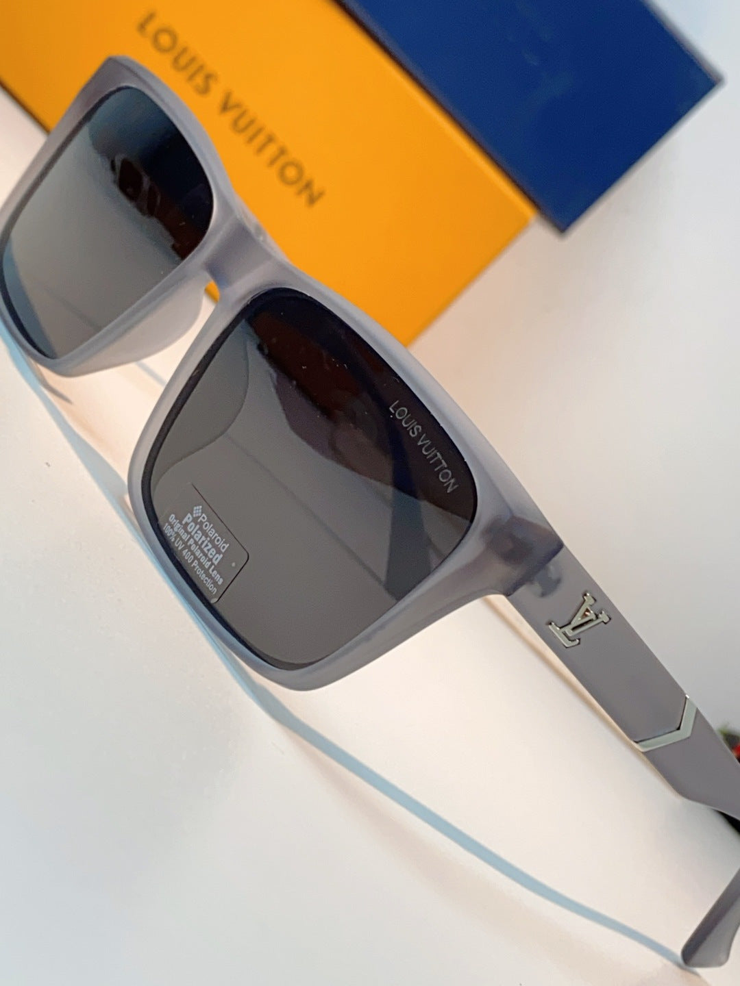 Louis Vuitton Square Black Lens Sunglasses for Men - 132178 - detail image 7