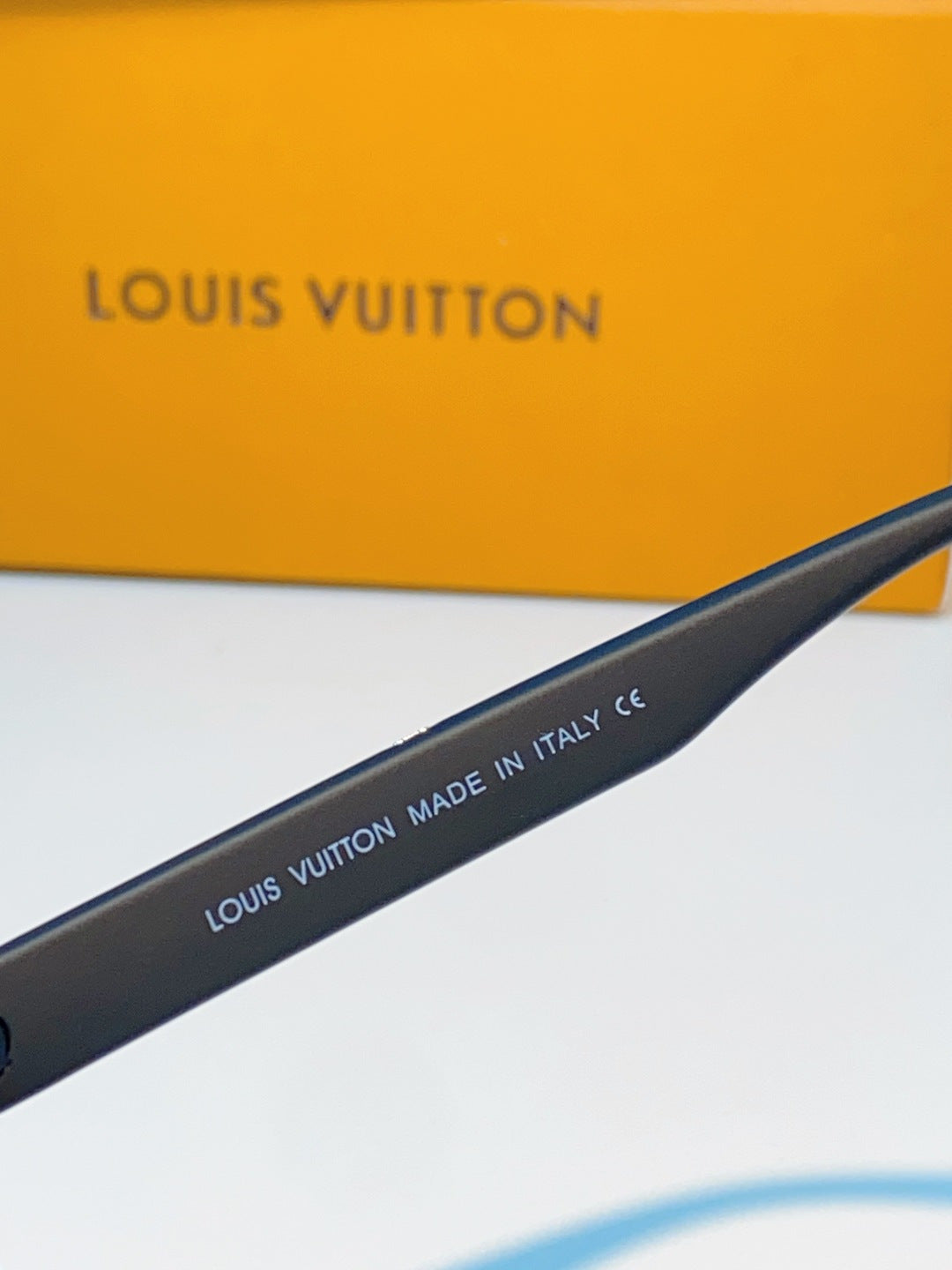 Louis Vuitton Square Black Lens Sunglasses for Men - 132180 - detail image 8