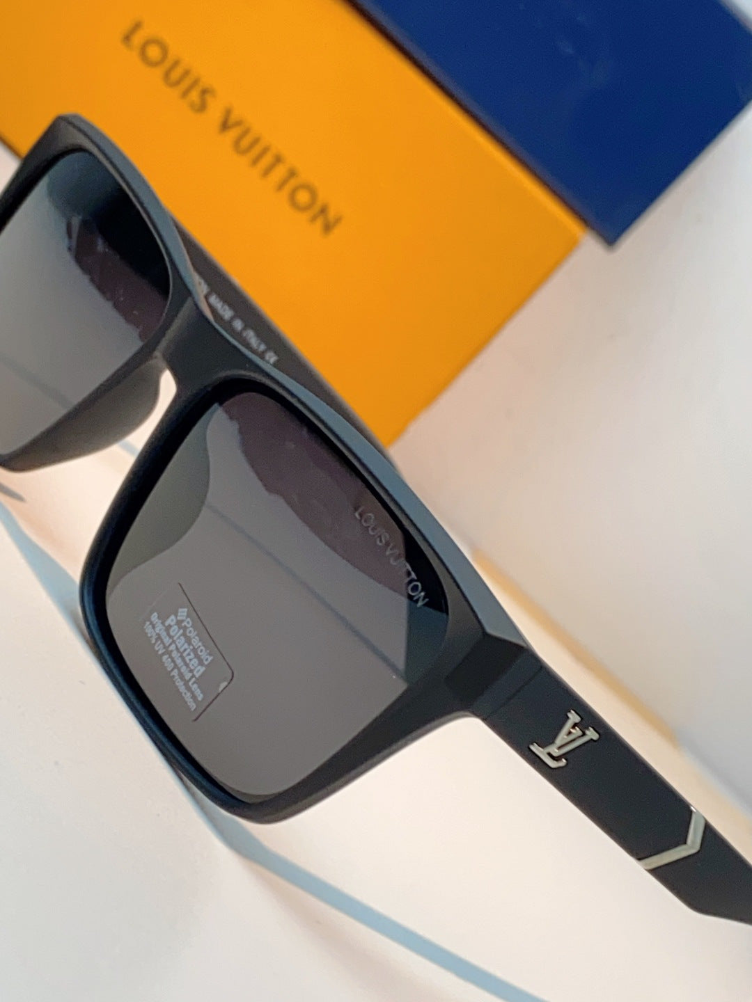 Louis Vuitton Square Black Lens Sunglasses for Men - 132180 - detail image 7