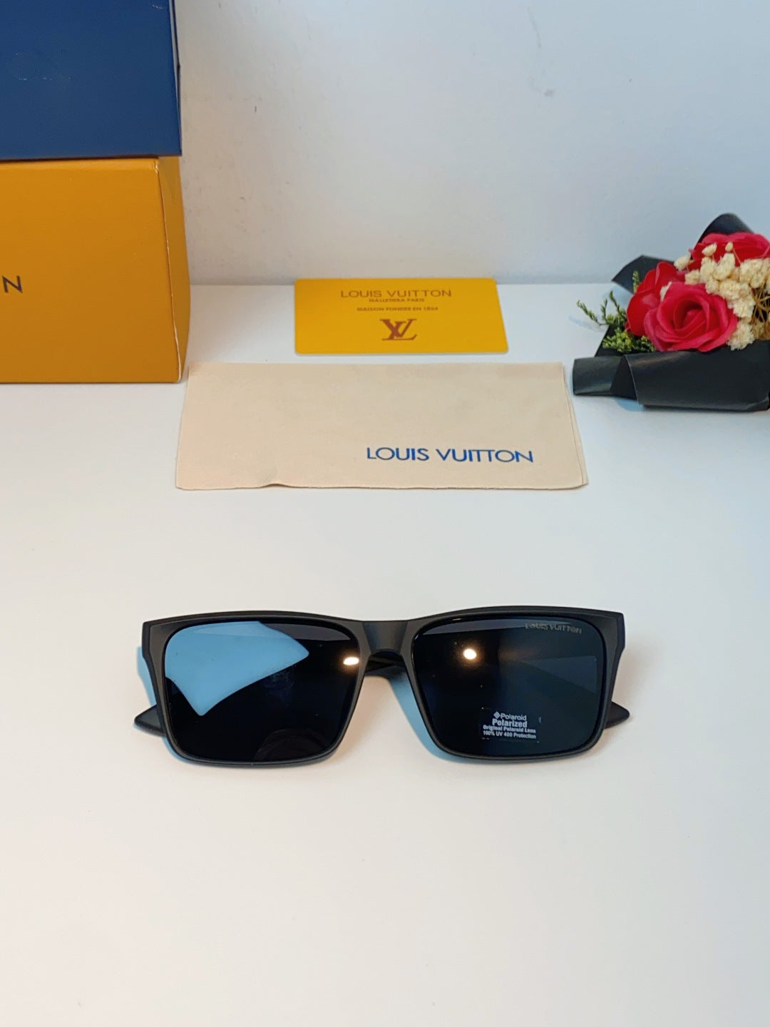 Louis Vuitton Square Black Lens Sunglasses for Men - 132180 - detail image 9