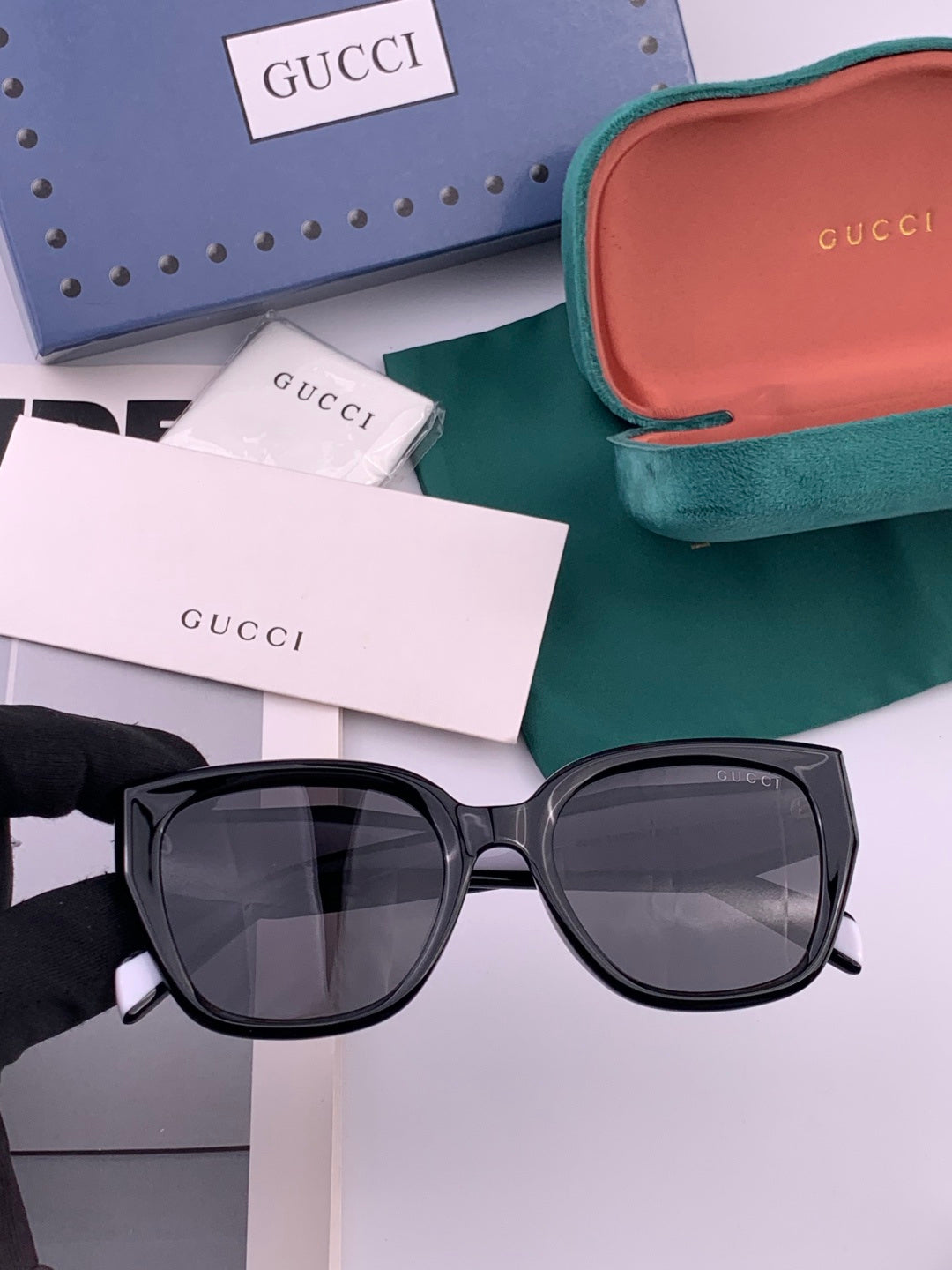 Gucci G0822 Polarized Square Black Lens Sunglasses for Men & Women - 132269 - detail image 2