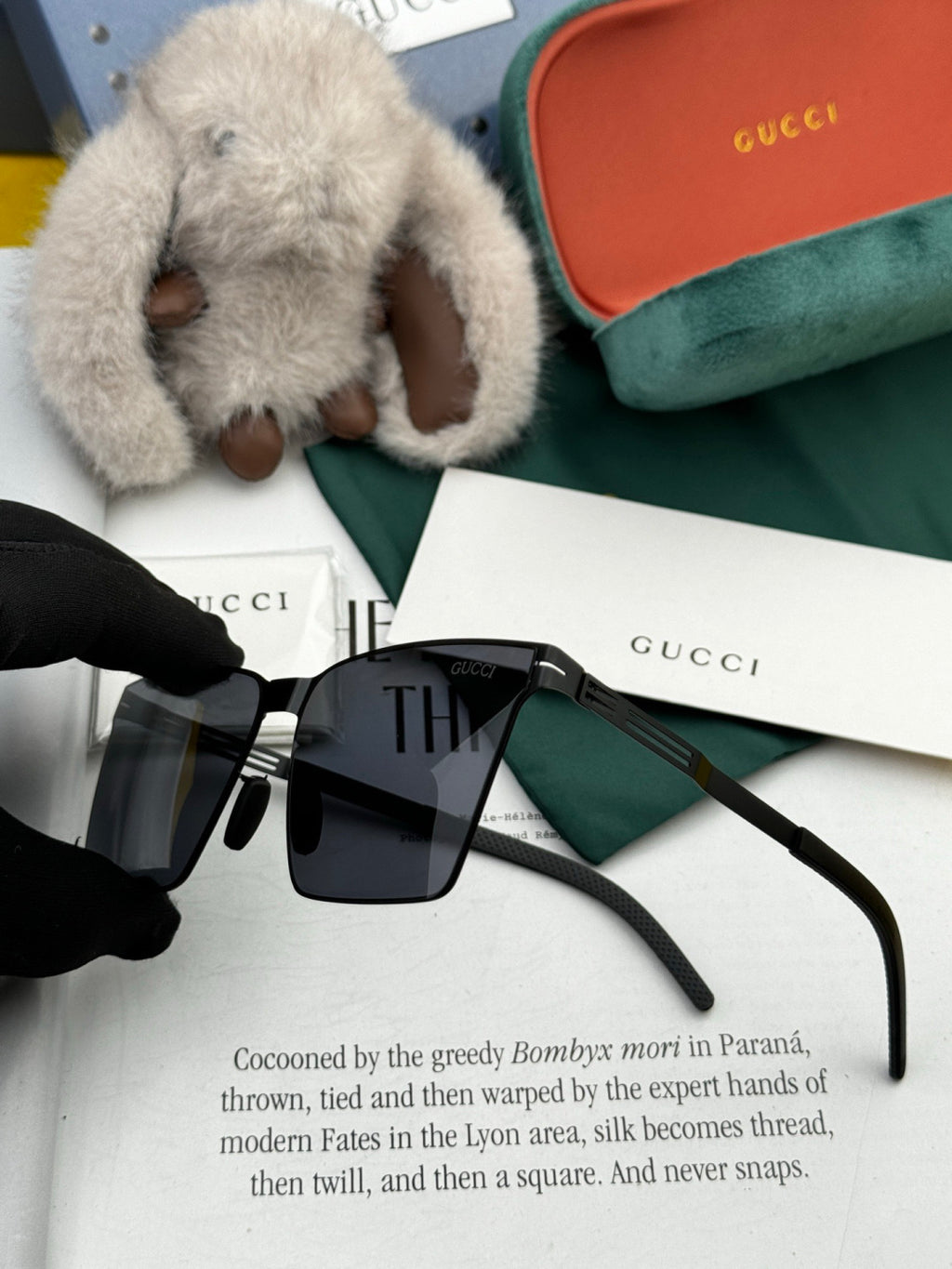 Gucci G198 Polarized Fashion Blue Lens Sunglasses for Men & Women - 132270 - detail image 4