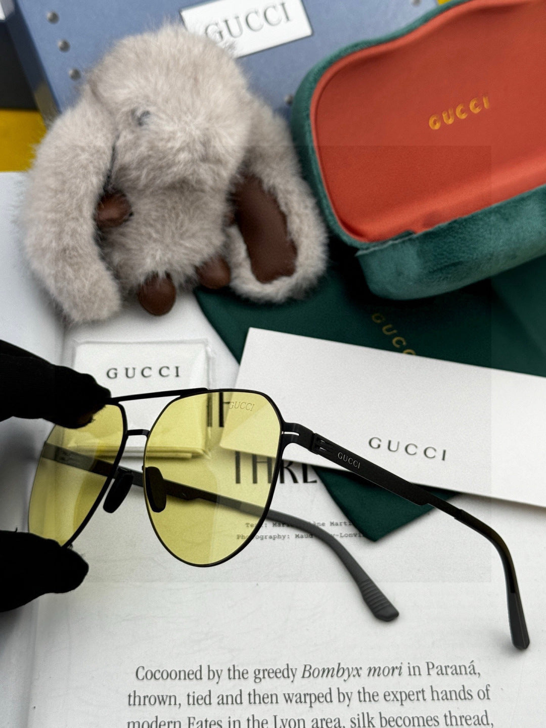 Gucci G511 Polarized Fashion Black Lens Sunglasses for Men & Women - detail image 5