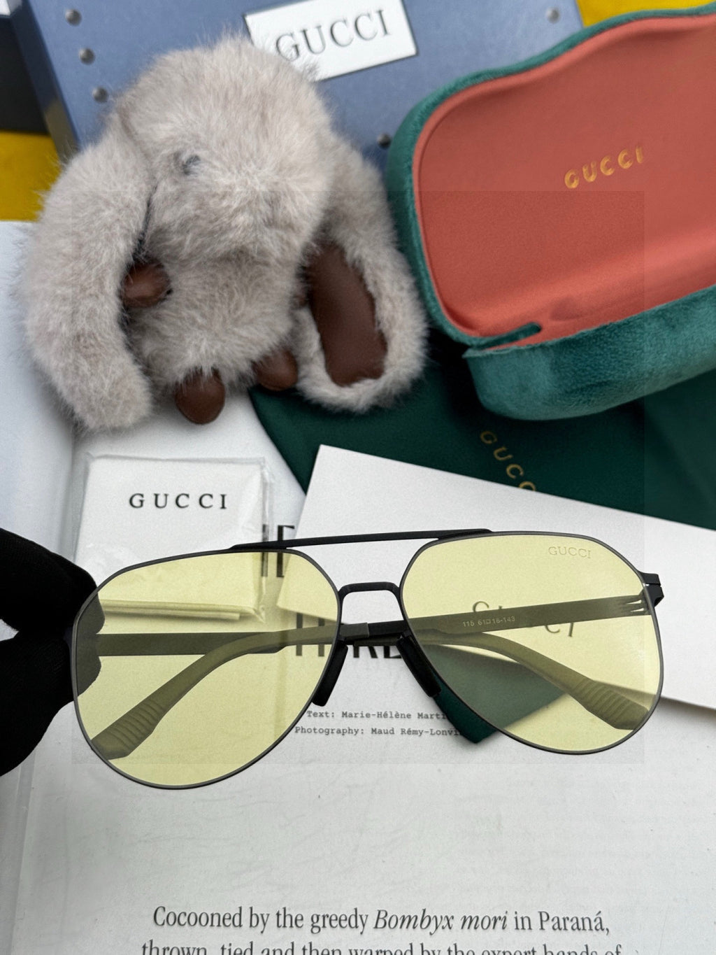 Gucci G511 Polarized Fashion Black Lens Sunglasses for Men & Women - detail image 2