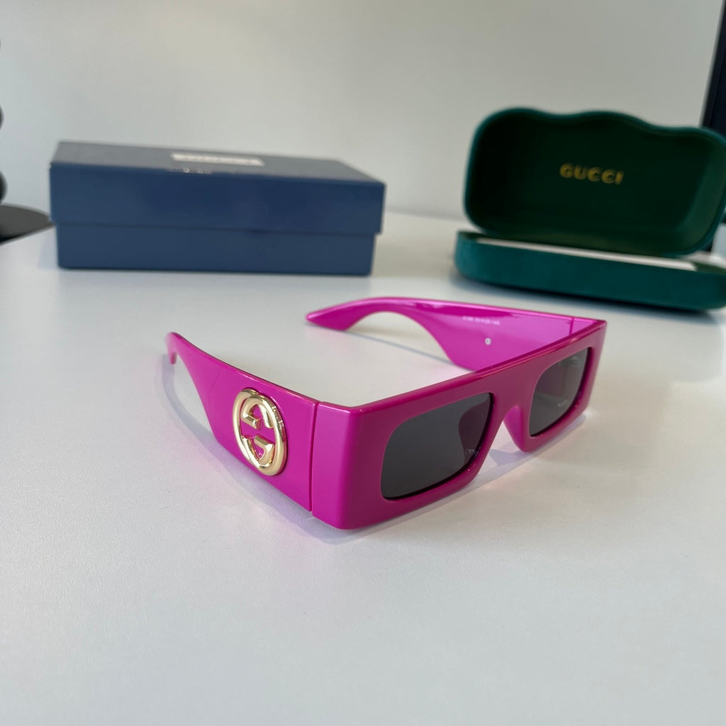 Gucci Oversized Purple Lens Sunglasses for Men & Women - 132240