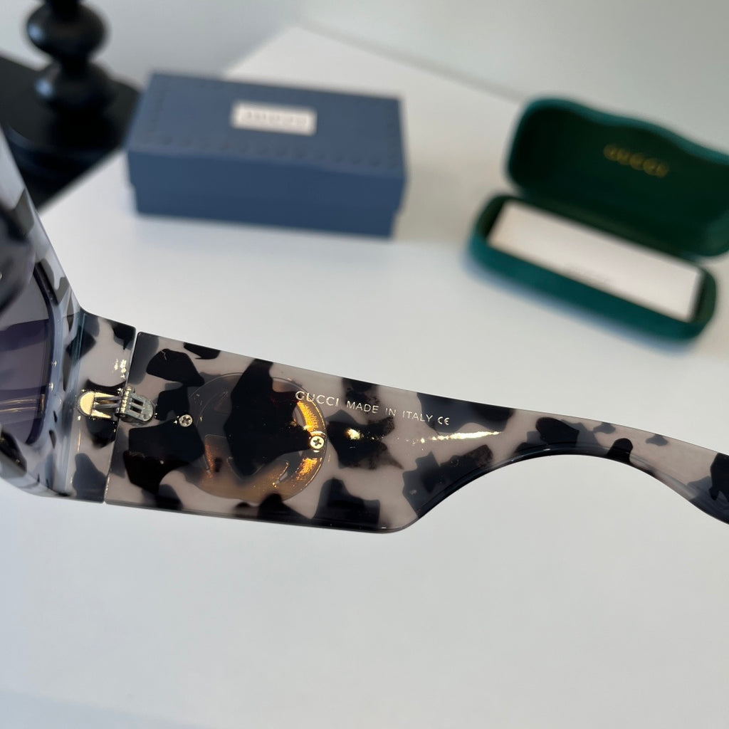 Gucci Oversized Silver Lens Sunglasses for Men & Women - 371486 - detail image 8