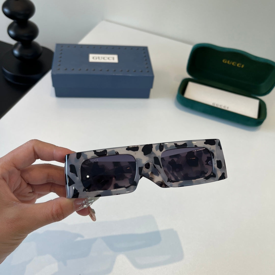 Gucci Oversized Silver Lens Sunglasses for Men & Women - 132242 - detail image 4