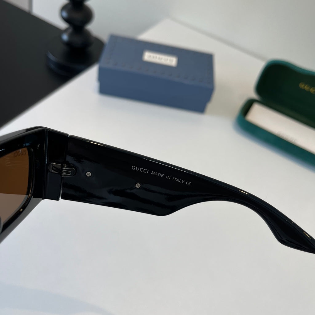 Gucci Oversized Silver Lens Sunglasses for Men & Women - 371487 - detail image 6