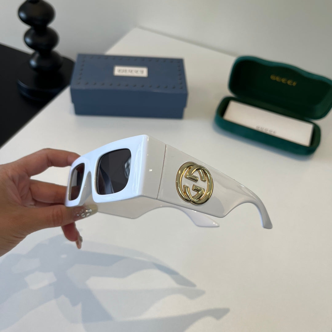 Gucci Oversized Gray Lens Sunglasses for Men & Women - 132244 - detail image 3