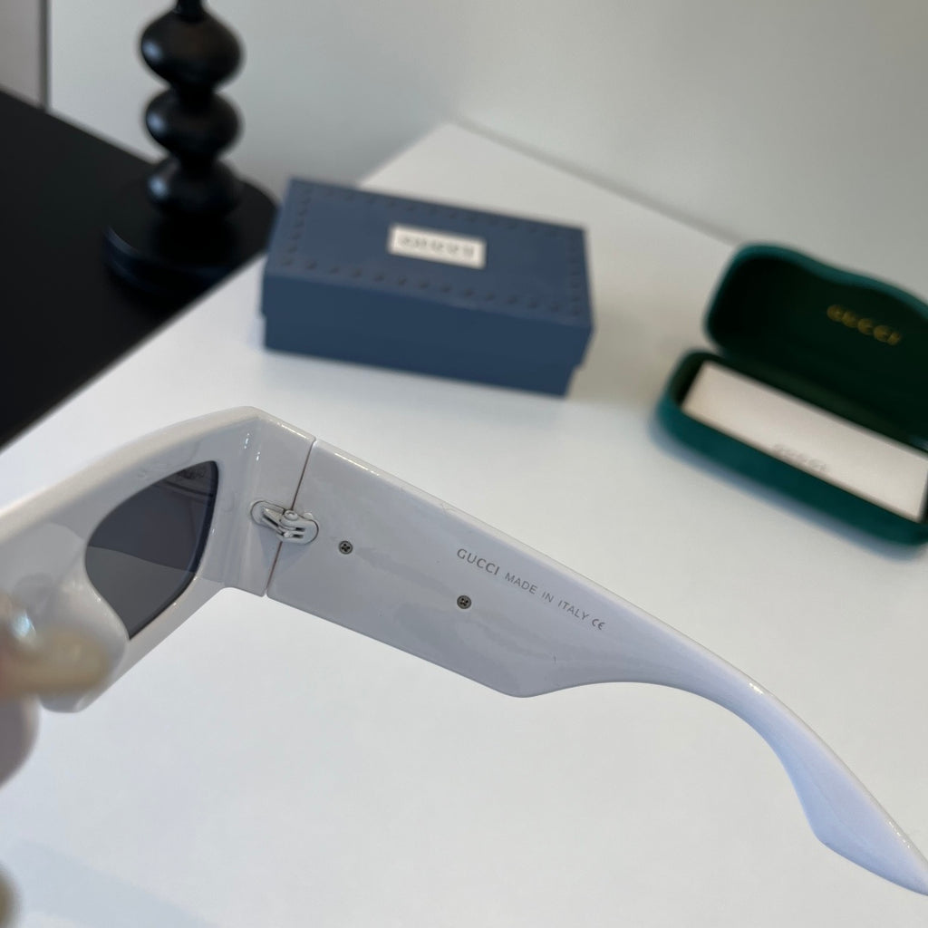 Gucci Oversized Gray Lens Sunglasses for Men & Women - 132244 - detail image 8