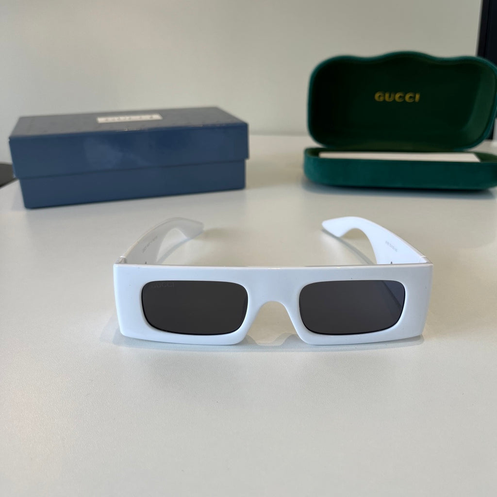 Gucci Oversized Gray Lens Sunglasses for Men & Women - 371488 - detail image 2