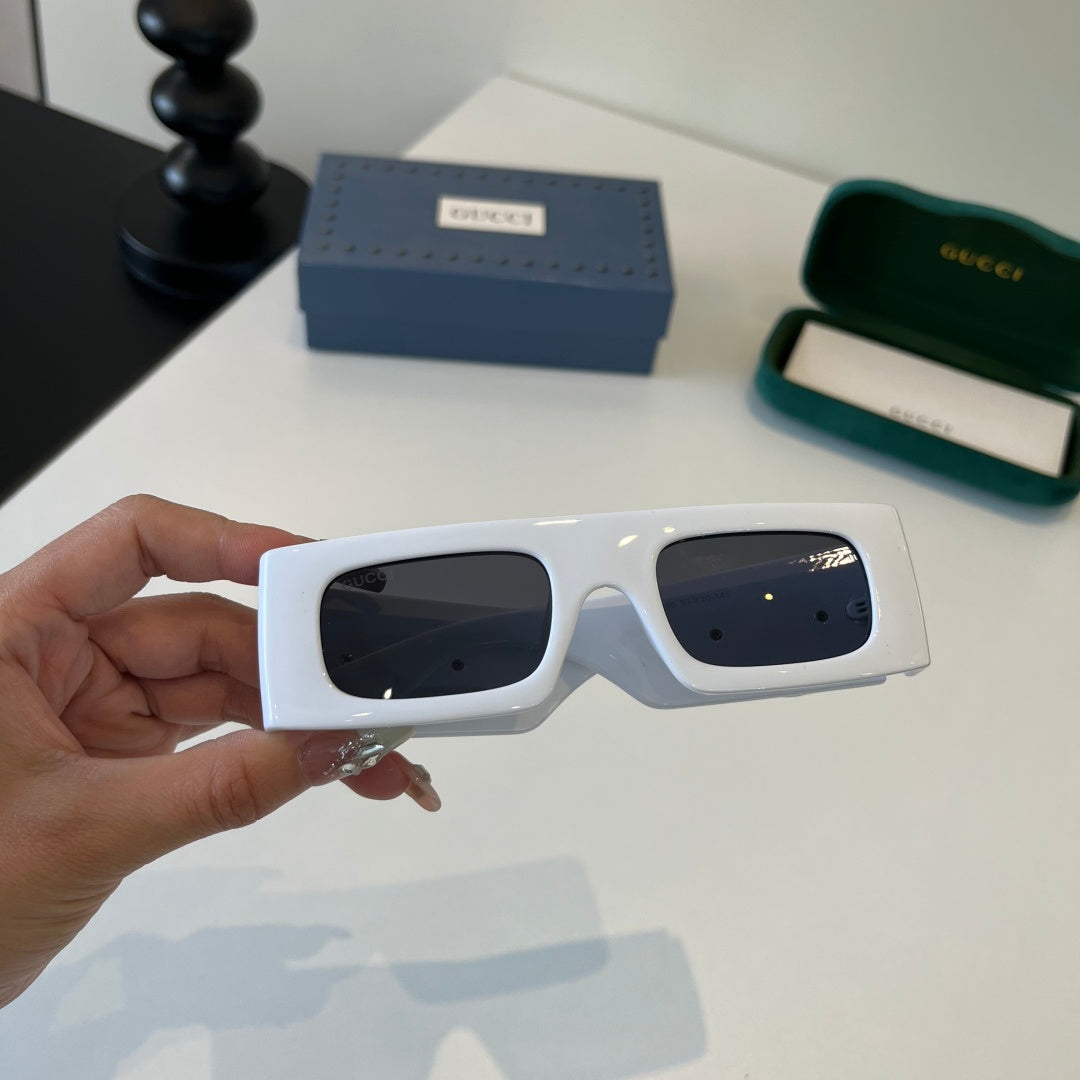 Gucci Oversized Gray Lens Sunglasses for Men & Women - 132244 - detail image 4