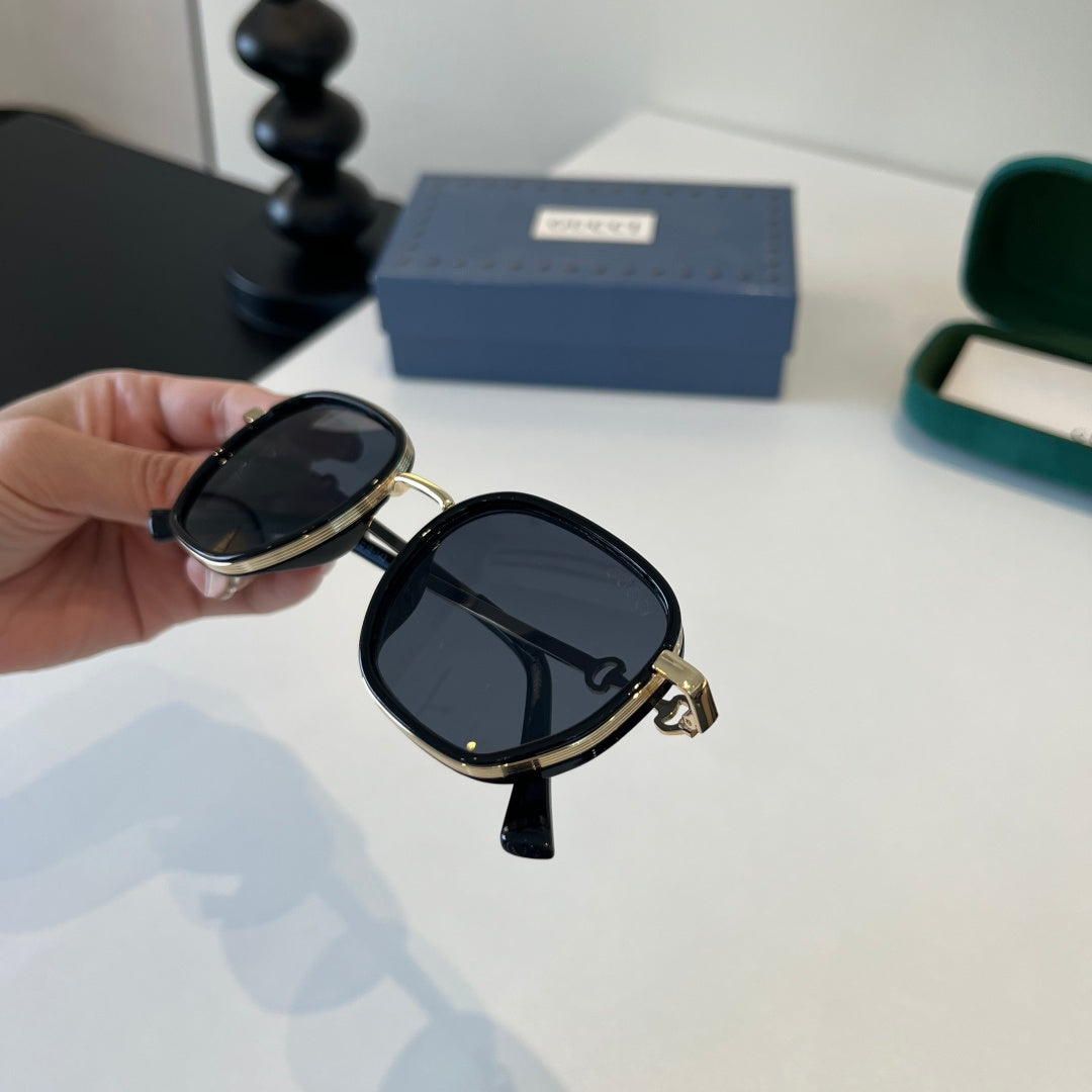 Gucci Oversized Silver Lens Sunglasses for Women - 132250 - detail image 5