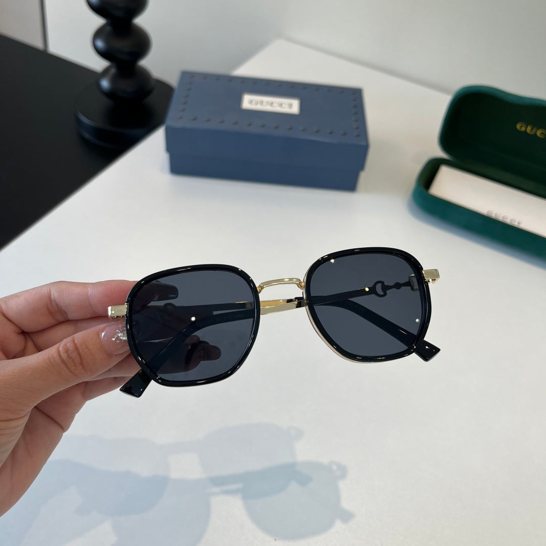 Gucci Oversized Silver Lens Sunglasses for Women - 132250 - detail image 4