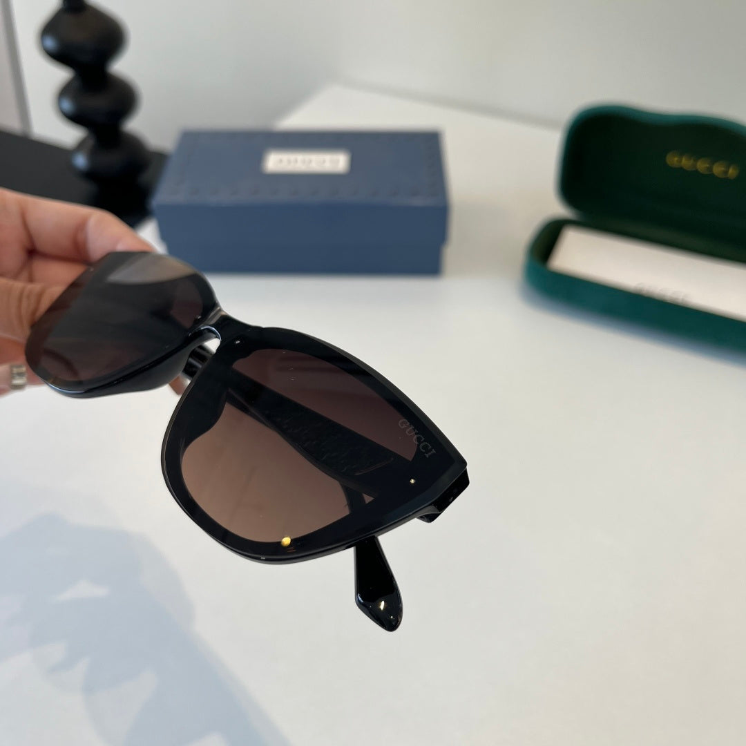 Gucci Oversized Silver Lens Sunglasses for Women - 132255 - detail image 5
