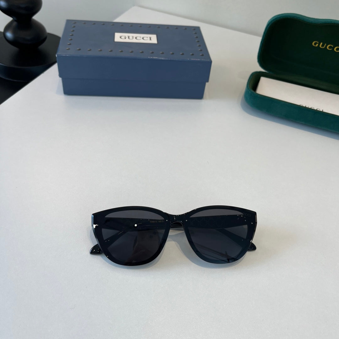 Gucci Oversized Silver Lens Sunglasses for Women - 371499 - detail image 4