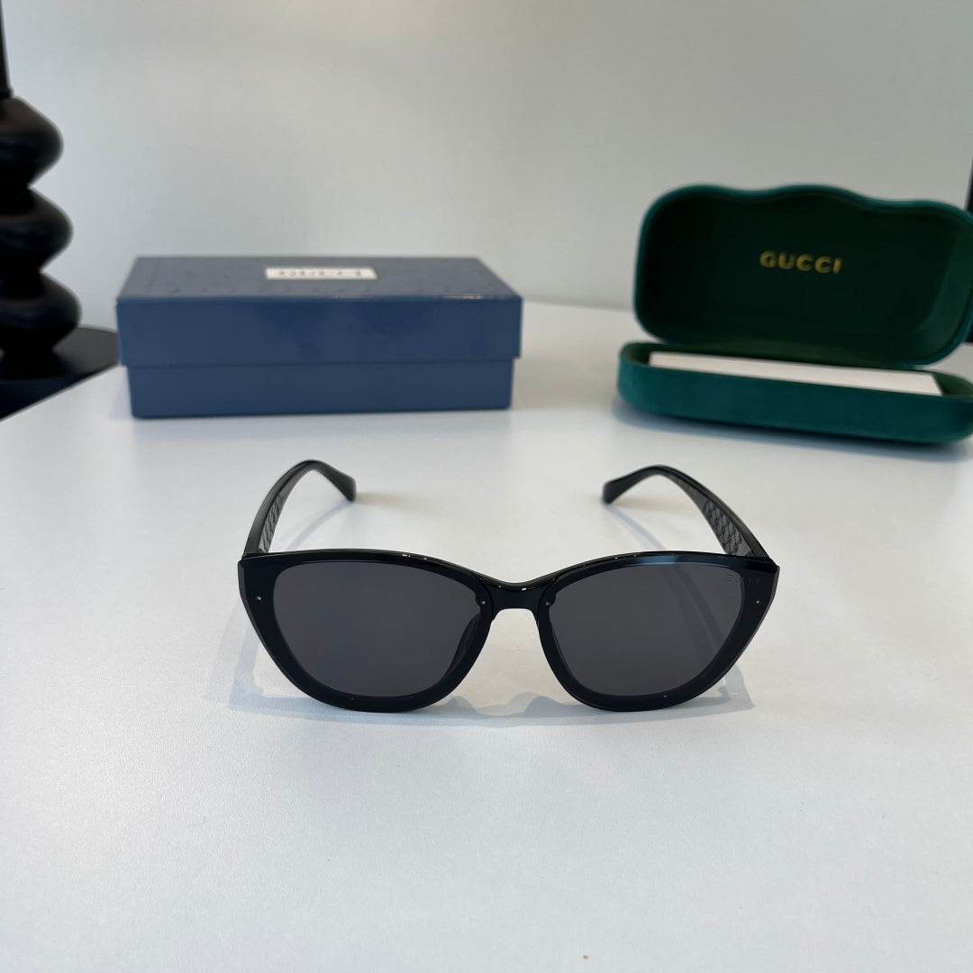 Gucci Oversized Silver Lens Sunglasses for Women - 132256 - detail image 2