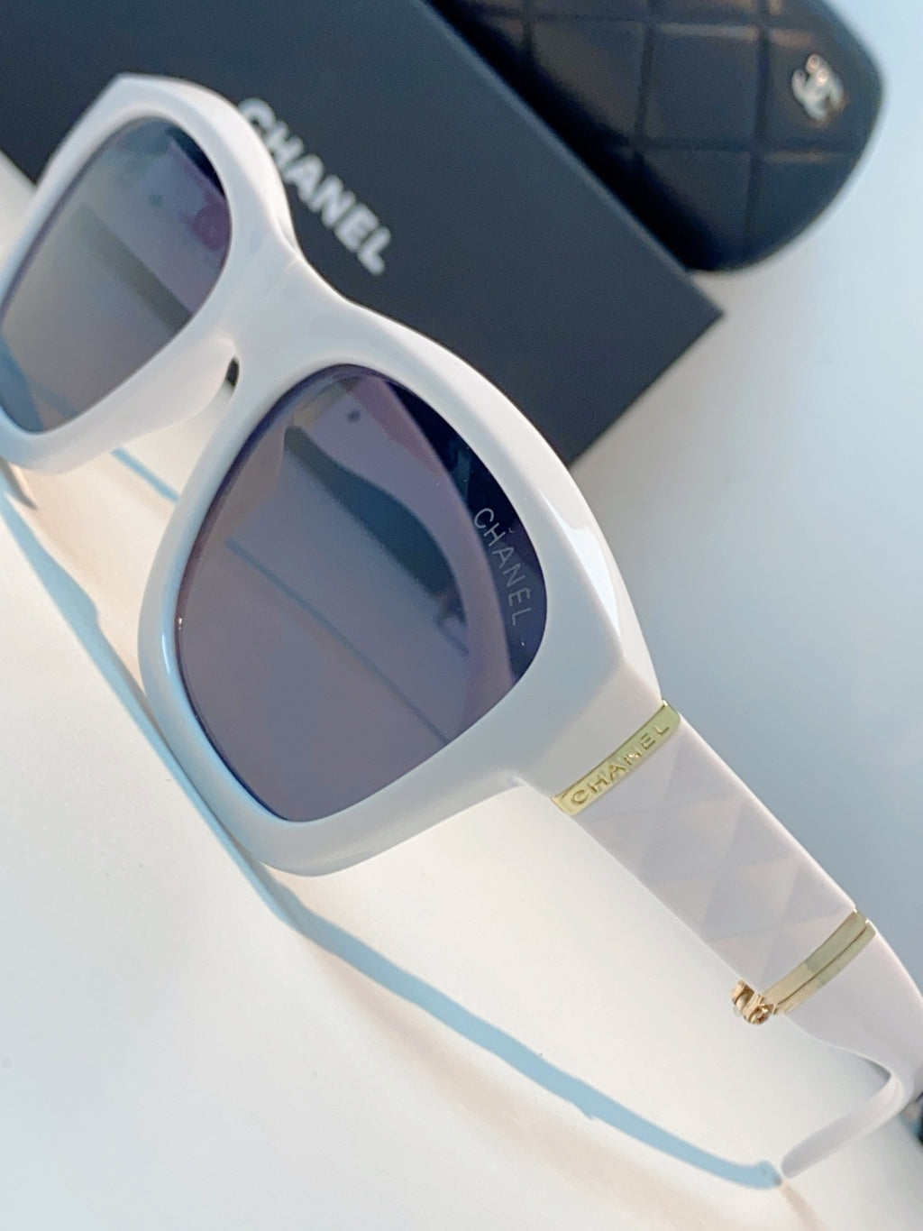 Chanel Folding Fashion Gray Lens Sunglasses for Men & Women - detail image 7