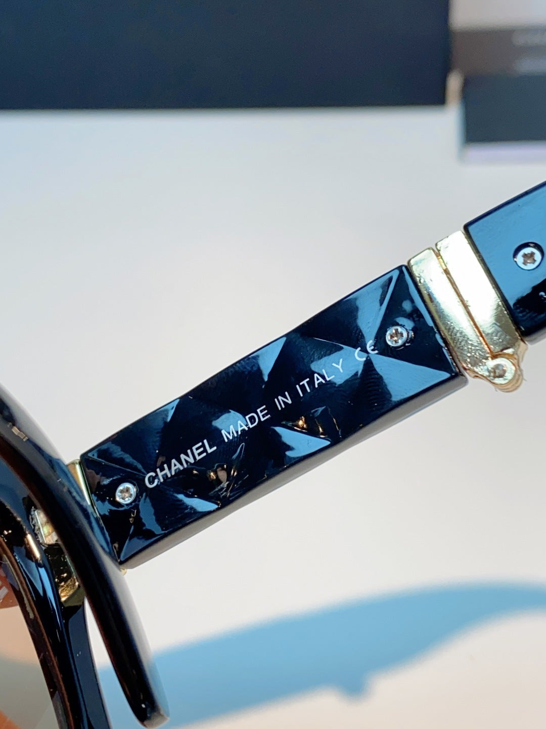 Chanel Folding Fashion Gold Lens Sunglasses for Men & Women - detail image 8