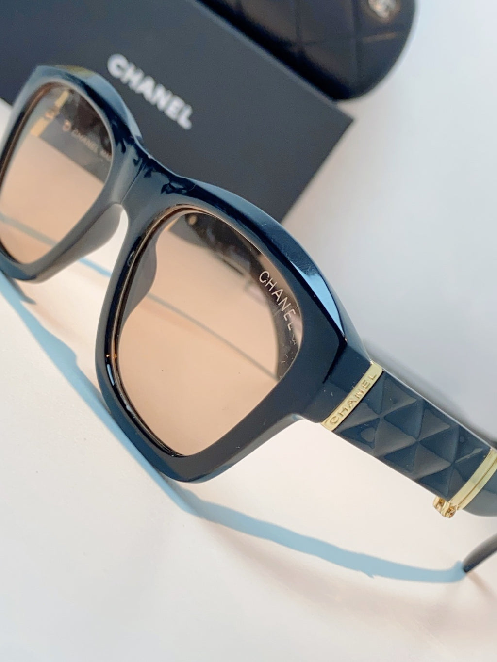 Chanel Folding Fashion Gold Lens Sunglasses for Men & Women - detail image 7