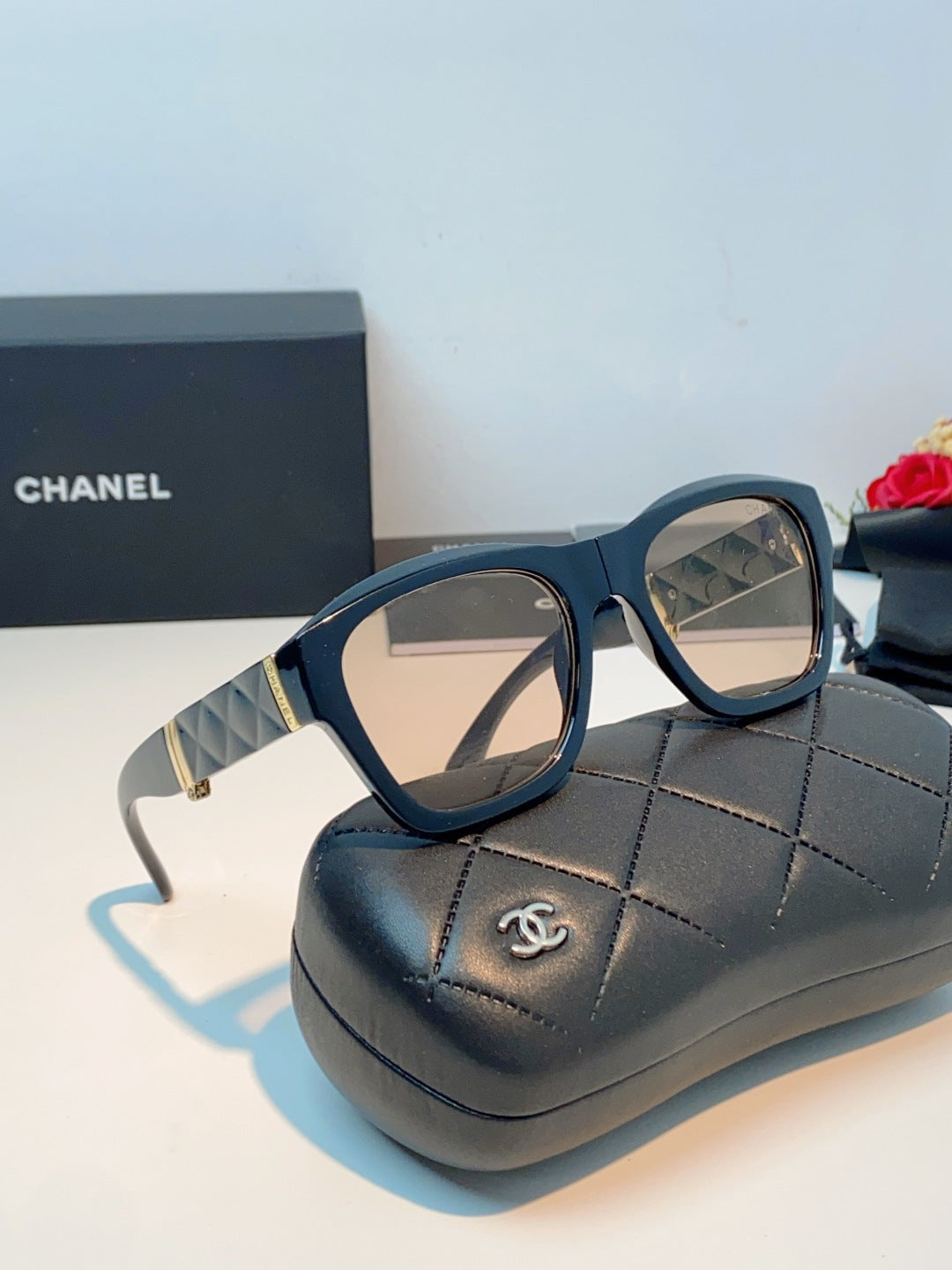 Chanel Folding Fashion Gold Lens Sunglasses for Men & Women - detail image 10