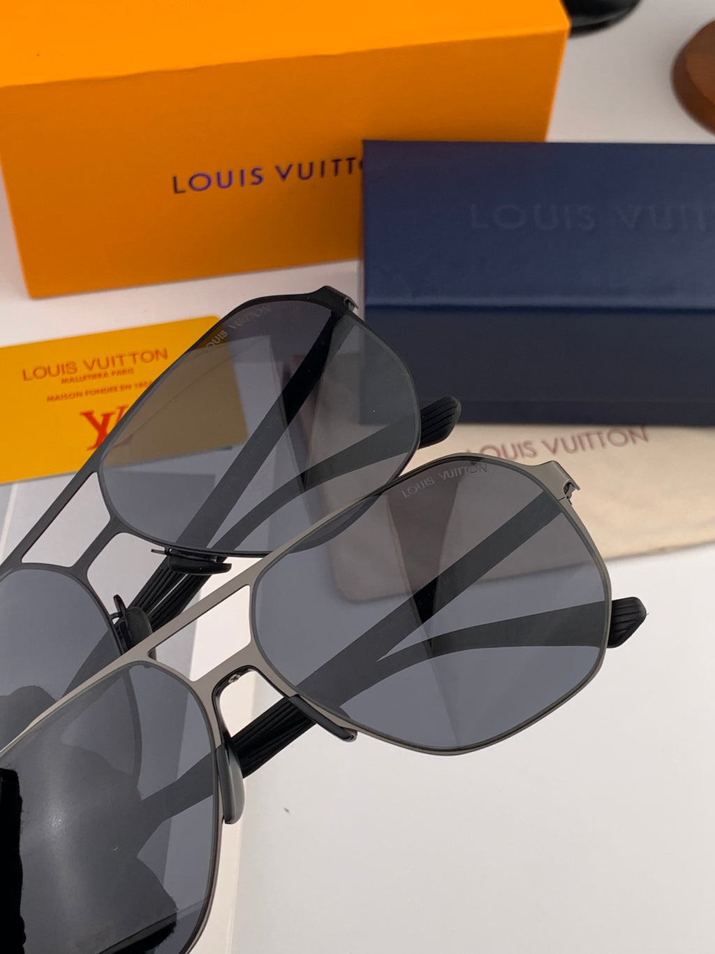 Louis Vuitton L6229 Polarized Aviator Gold Lens Sunglasses for Men - 132201 - detail image 3